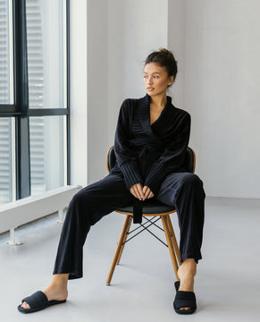 761111 black velour suit