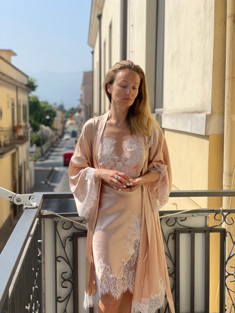Louise lace-trimmed silk robe